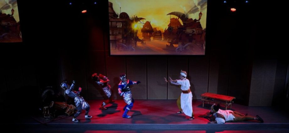 Teater Koma Mencari Semar