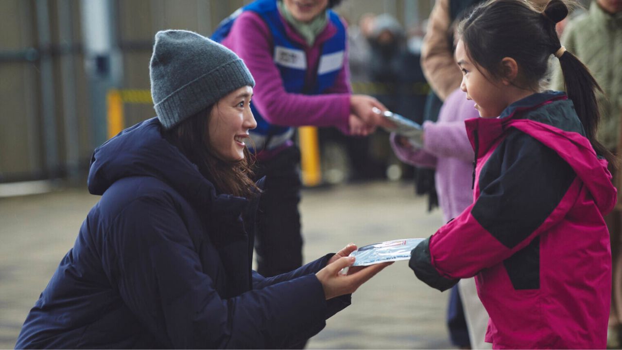 Satu Juta Pakaian HEATTECH UNIQLO untuk Pengungsi, Anak-anak, dan Korban Bencana