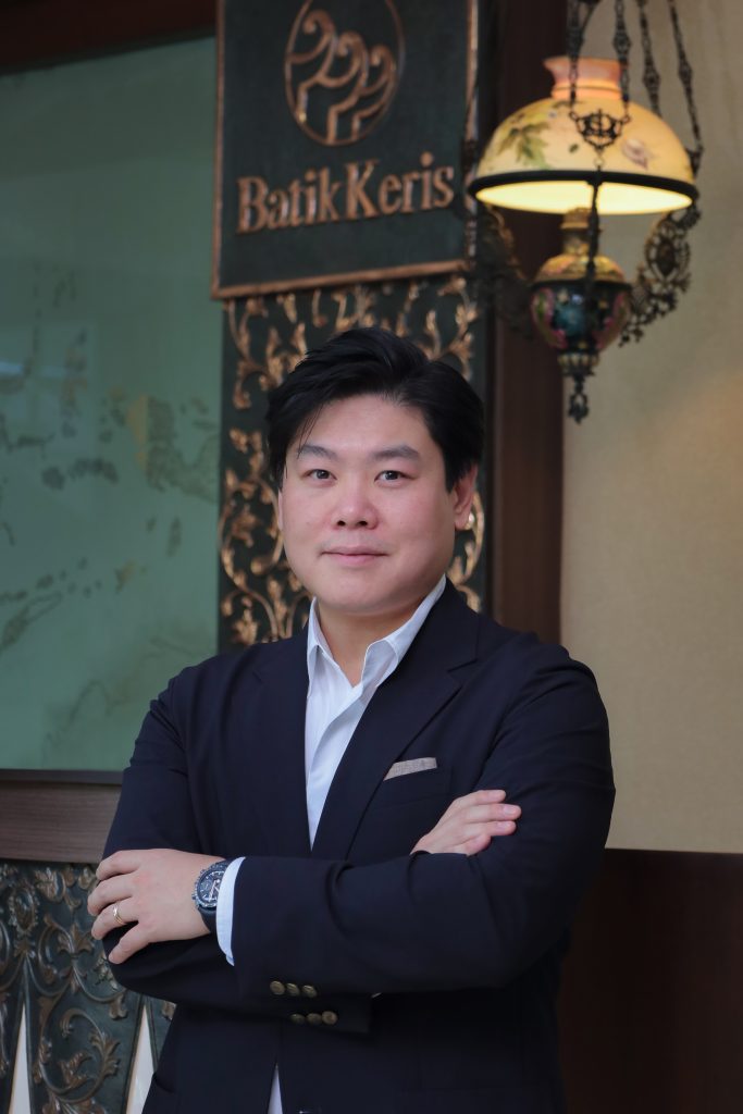Andy Rusli, Direktur Batik Keris.